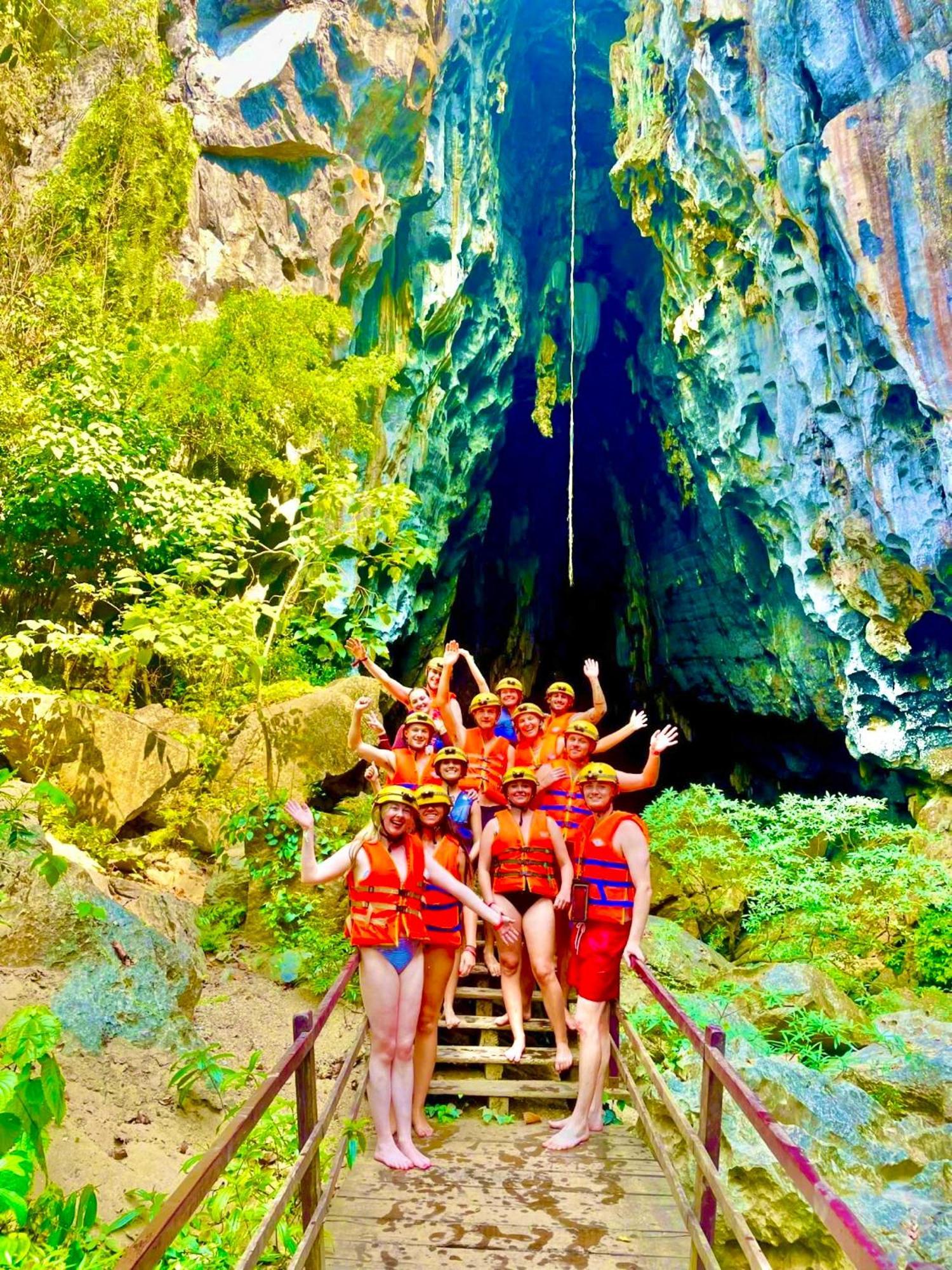 Yolo Pool Bar Villas & Garden Restaurant Phong Nha Exterior foto